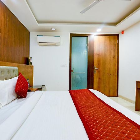 ניו דלהי Hotel Grand Qubic Near Delhi Airport מראה חיצוני תמונה