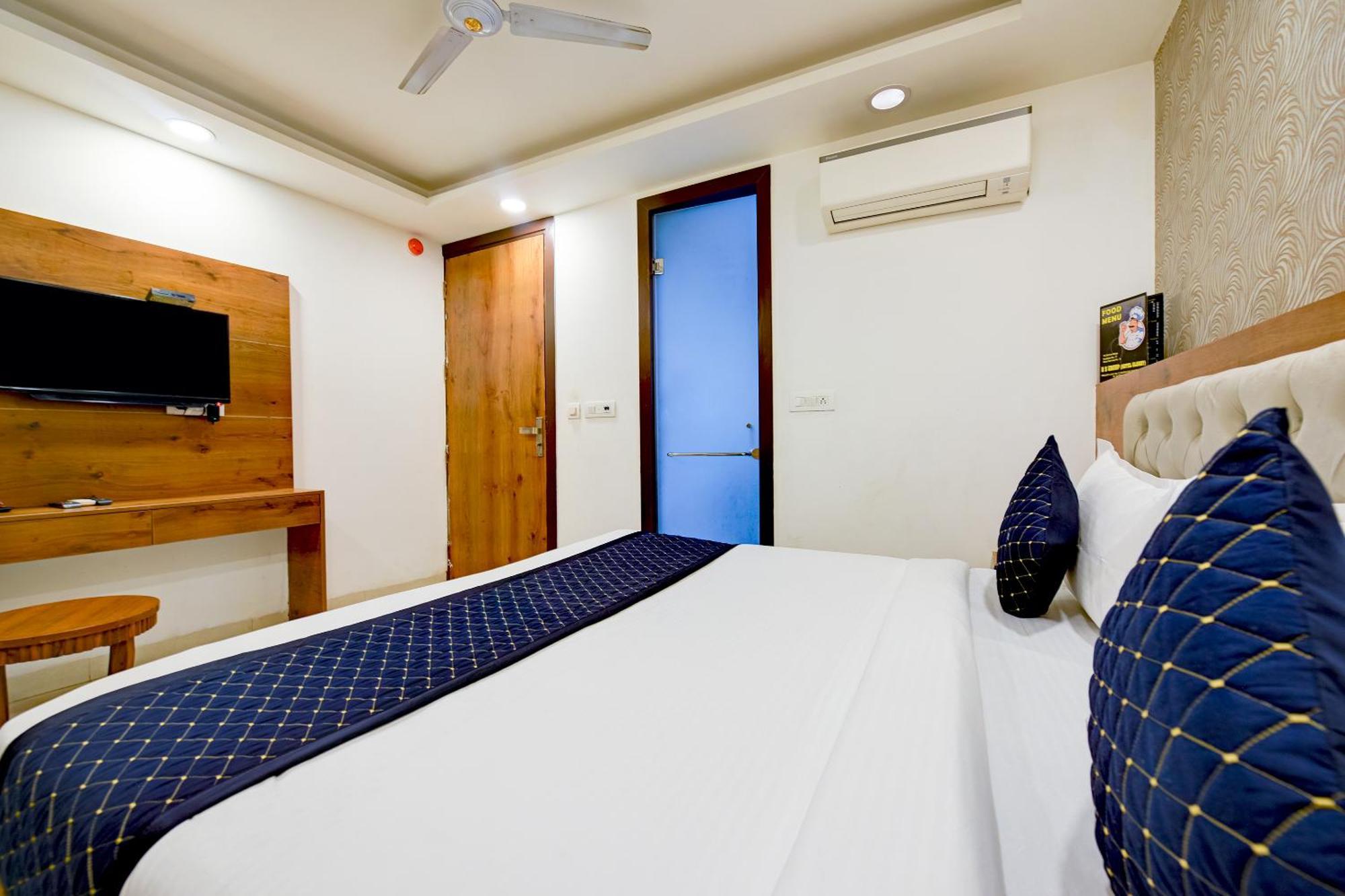 ניו דלהי Hotel Grand Qubic Near Delhi Airport מראה חיצוני תמונה