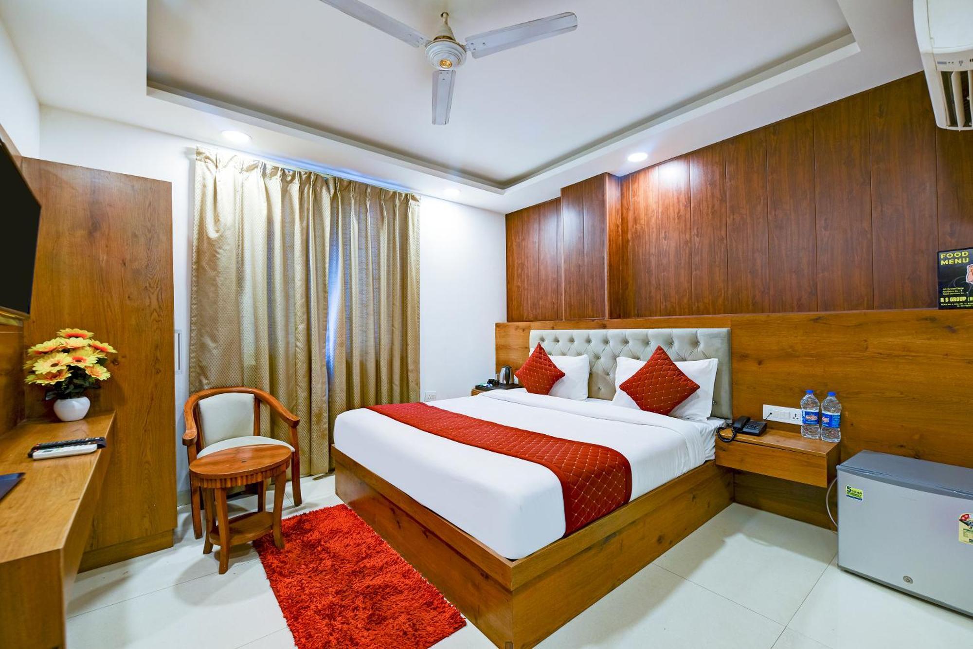 ניו דלהי Hotel Grand Qubic Near Delhi Airport מראה חיצוני תמונה