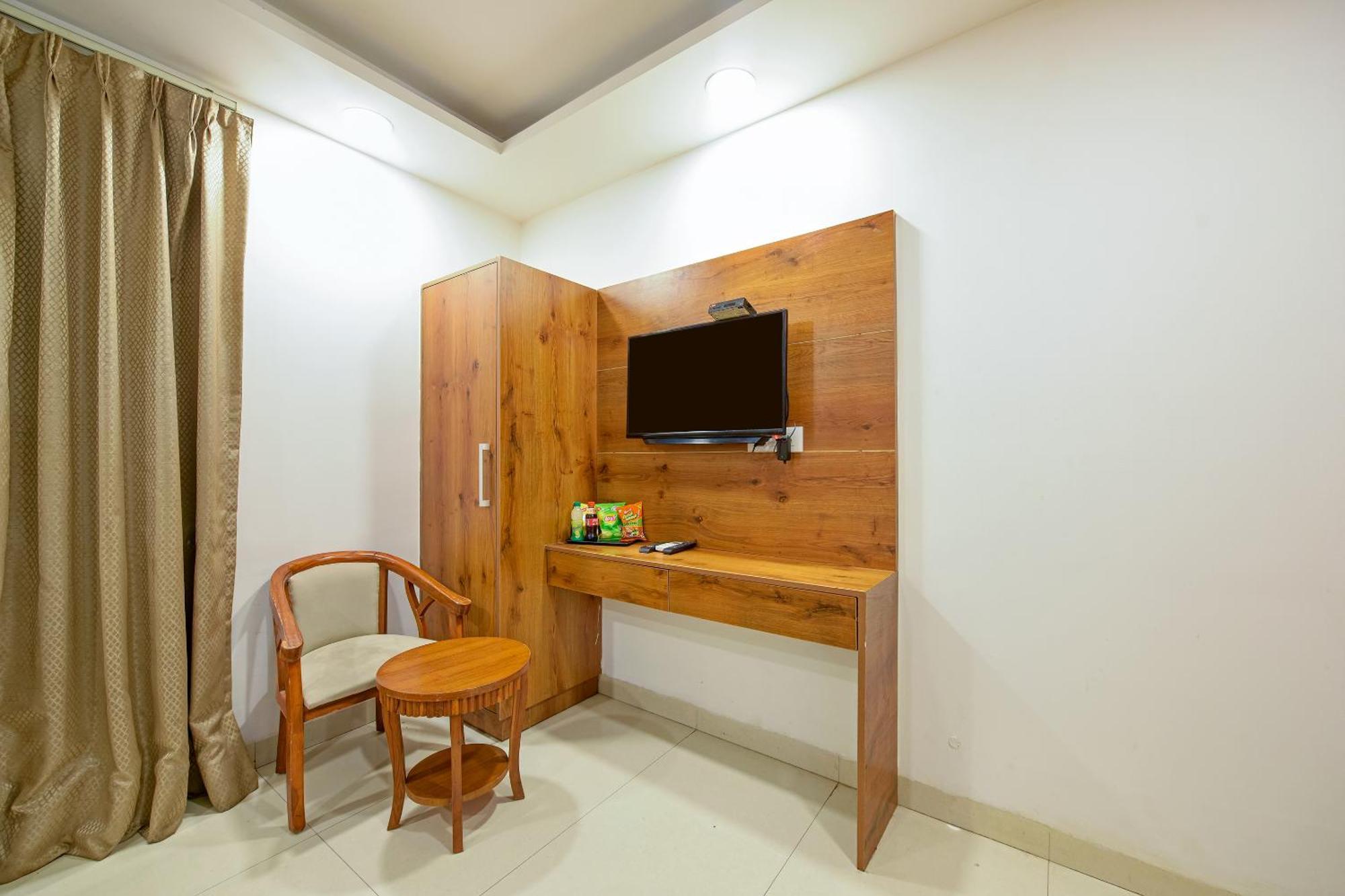 ניו דלהי Hotel Grand Qubic Near Delhi Airport מראה חיצוני תמונה