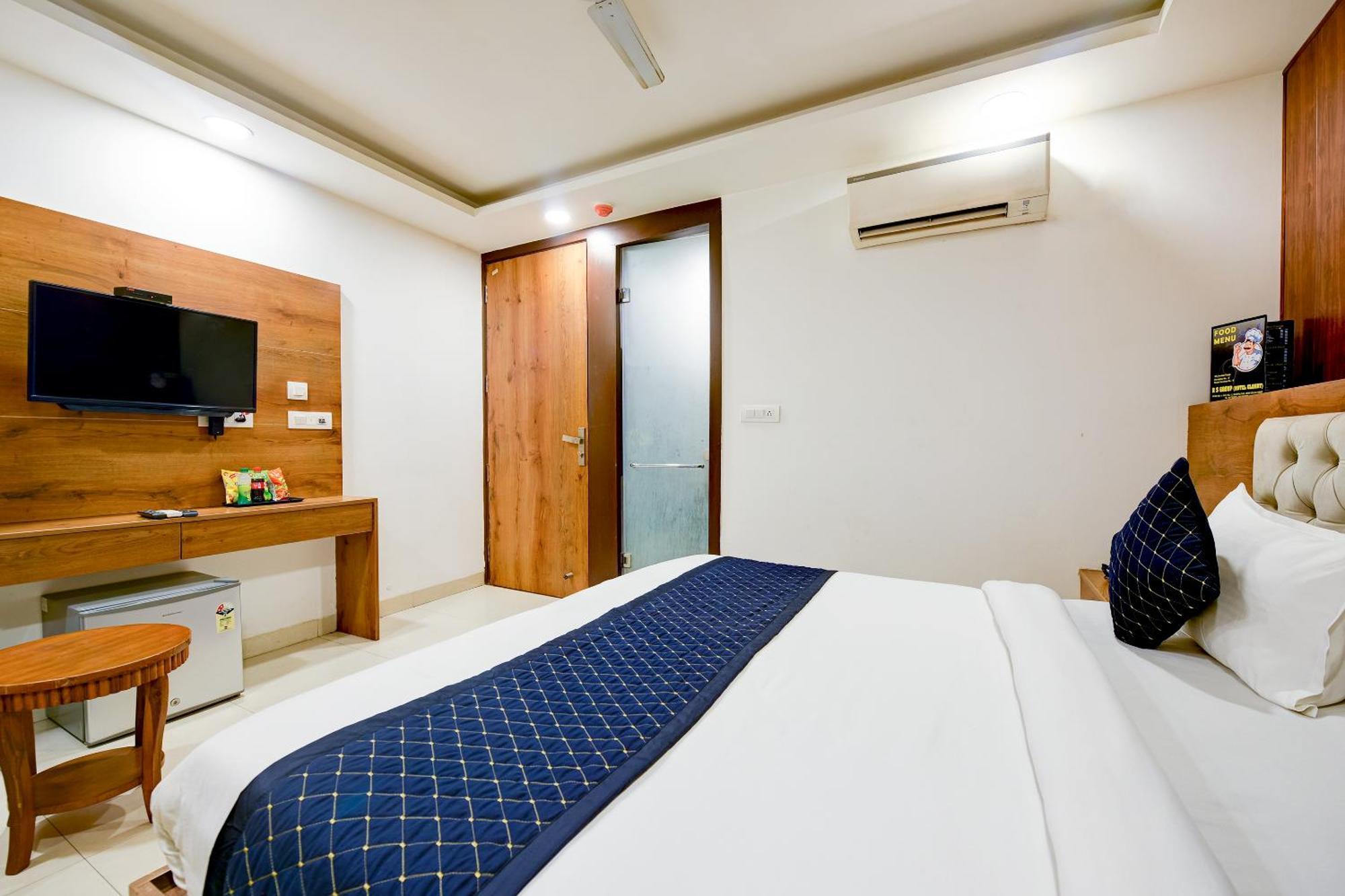 ניו דלהי Hotel Grand Qubic Near Delhi Airport מראה חיצוני תמונה