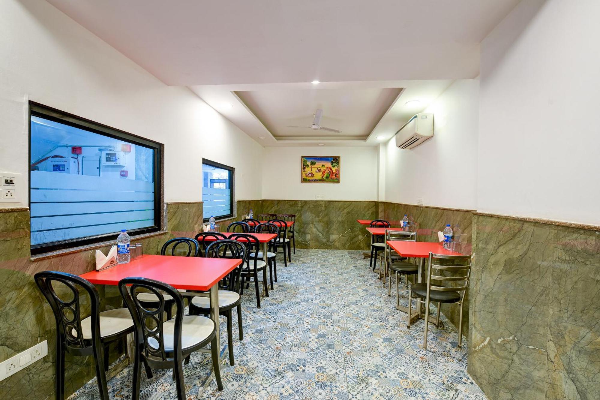 ניו דלהי Hotel Grand Qubic Near Delhi Airport מראה חיצוני תמונה